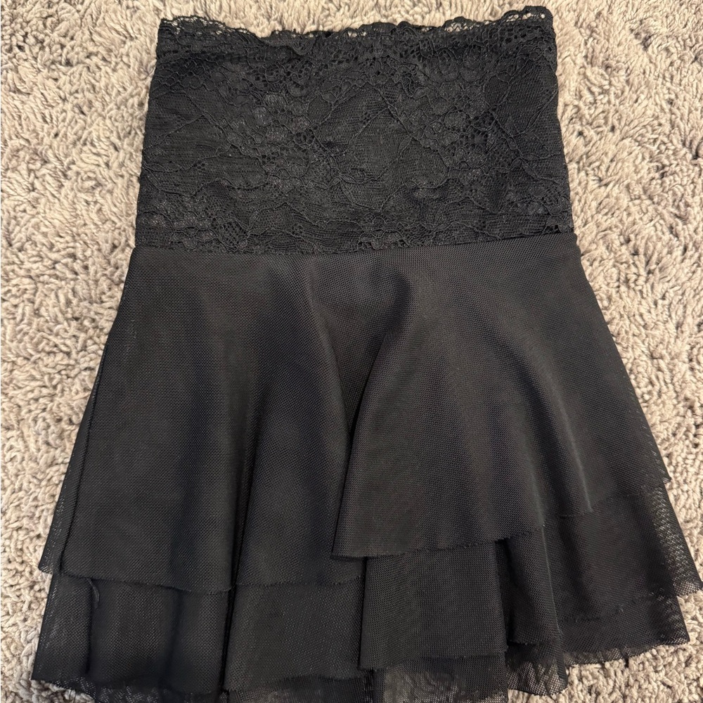 Black Mini Skirt - Picture 2 of 4